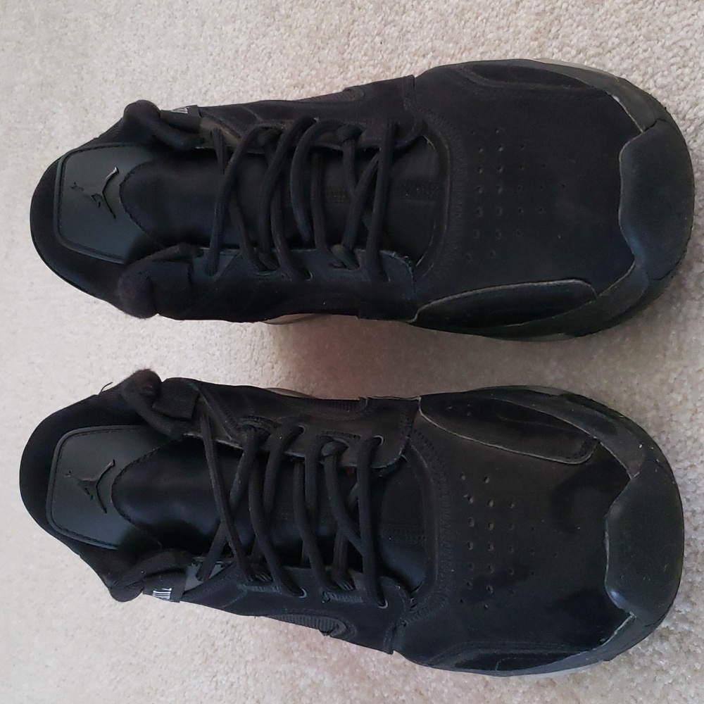 Excellent condition men Air Jordan basketball shoes